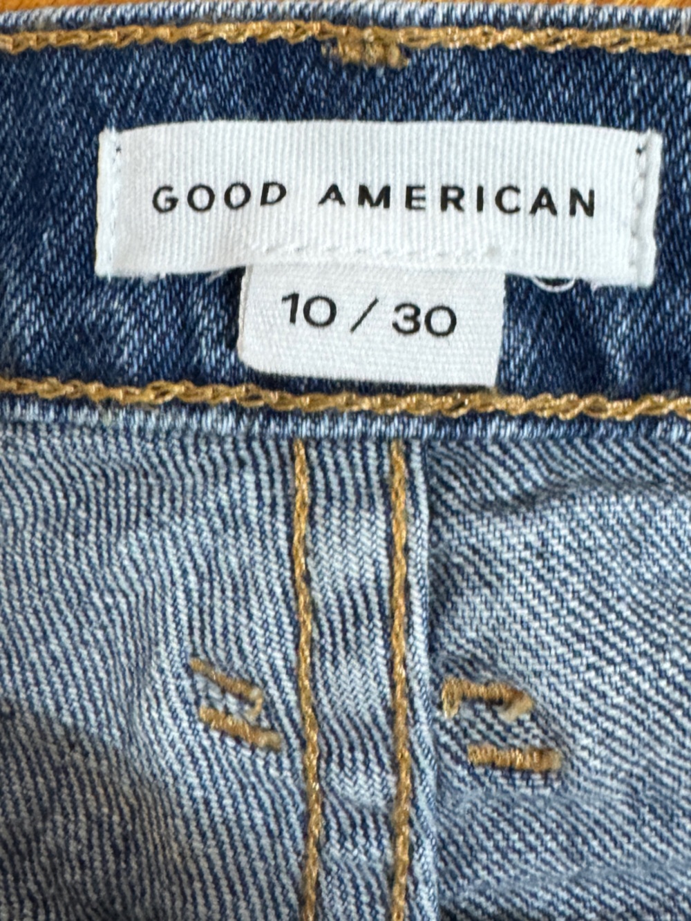 Good American Good 90's Raw Hem Distressed Denim Shorts 10/30 - Picture 5 of 6